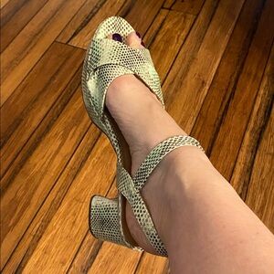 Aerosoles Stylish Snakeskin Platform Heeled Sandals Size 12